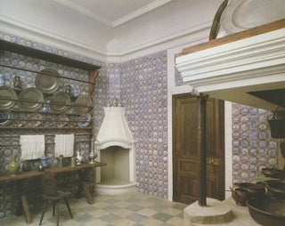 Inter'er v Rossii: traditsii, moda, stil' (Interiors in Russia: tradition, vogue, style)