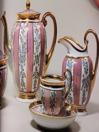 Farfor chastnykh zavodov Sankt-Peterburga (Porcelain of Private Factories of St. Petersburg)