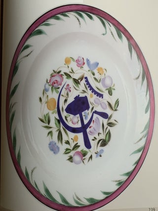 Sovetskii farfor 1920 - 1930-kh Godov v chastnykh sobraniiakh Sankt-Peterburga (Soviet porcelain of the 1920s and 1930s from private collections in St. Petersburg)