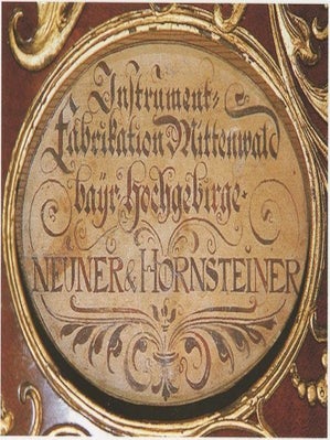 Tsitra: illiustrirovannyi katalog tsitr i tsitrovykh aksessuarov iz kollektsii V. A. Bruntseva (The Zither: an Illustrated Catalogue of Zithers from the Collection of V. A. Bruntsev)