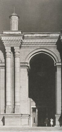Mir – teatr. Arkhitektura i stsenografiia v Rossii (The world is a theater: architecture and stage design in Russia)