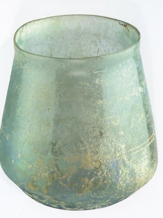 Rimskoe steklo. Stekliannye sosudy iz sobraniia Tsentral'nogo muzeia Tavridy (Roman glass vessels from the collection of the Tauride Central Museum); 9785990746954