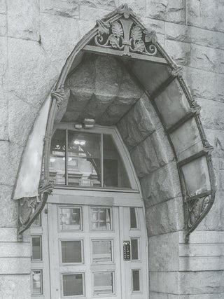 Kozyr'ki Sankt-Peterburga / Canopies, metal awnings and marquees of St. Petersburg)