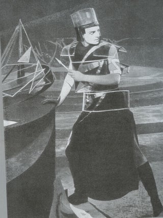 Avangard–teatr–moda (Avant-garde–theater–fashion); - -