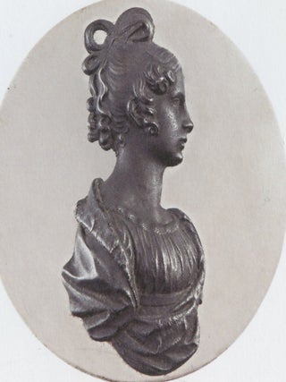 Dragotsenen moemu serdtsu: imperatorskie podarki iz sobraniia Pavlovskogo dvortsa (Dear to my heart: gifts of the Imperial family from the Pavlovsk Palace collections)