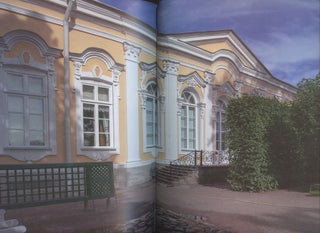 Ekaterininskii korpus Monplezira: puteshestvie iz Petergofa v Tsaritsyno (The Catherine Wing of Monplaisir: a journey from Peterhof to Tsaritsyno)