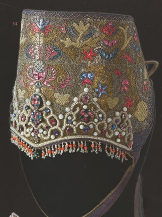 Sokrovishcha Muroma : dekorativno-prikladnoe iskusstvo iz sobranii a Muromskogo istoriko-khudozhestvennogo muzei a (Treasures of Murom: decorative and applied rts from the Murom Historical and Art Museum); : - -