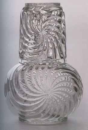 Katalog kollektsii stekla iz sobraniia Muzeia-Usad'by Arkhangel'skoe (Catalogue of the glass collection in the Arkhangel'skoe Museum-Estate)