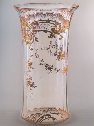 Katalog kollektsii stekla iz sobraniia Muzeia-Usad'by Arkhangel'skoe (Catalogue of the glass collection in the Arkhangel'skoe Museum-Estate)