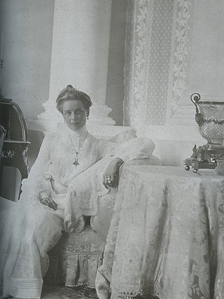 Katalog kollektsii stekla iz sobraniia Muzeia-Usad'by Arkhangel'skoe (Catalogue of the glass collection in the Arkhangel'skoe Museum-Estate)