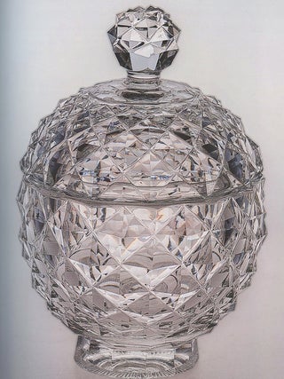 Katalog kollektsii stekla iz sobraniia Muzeia-Usad'by Arkhangel'skoe (Catalogue of the glass collection in the Arkhangel'skoe Museum-Estate)