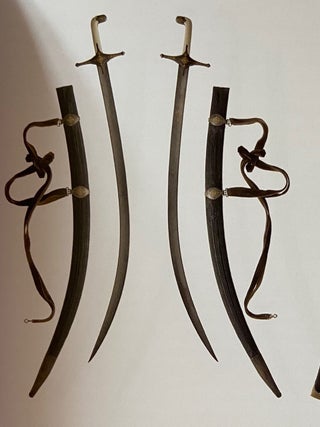 Gosudarstvennyi muzei-zapovednik "Tsarskoe Selo", Katalog kollektsii, tom III, kniga 1, Kholodnoe klinkovoe oruzhie aziatskoi komnaty (State Museum Preserve Tsarskoe Selo. Catalogue of the collections, vol. 3, book 1: Oriental blade weapons from the Asian Room)