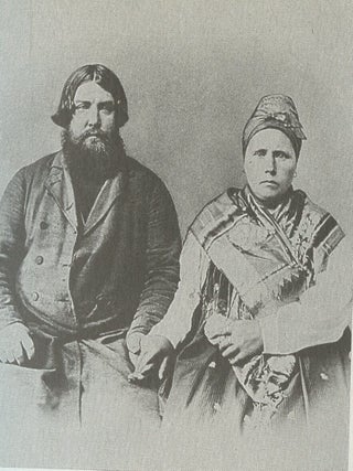 Russkii traditsionnyi kostium: illiustrirovannaia entsiklopediia (Russian traditional dress: illustrated encyclopedia); :