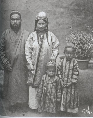 Otchet S. M. Dudina o poezdkakh v Sredniuiu Aziiu v 1900–1902 gg. s fotografiiami S. M. Dudina (S. M. Dudin's report on expeditions to Central Asia 1900–02)