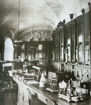 K istorii dvortsovoi biblioteki (Towards a history of the Palace Library)