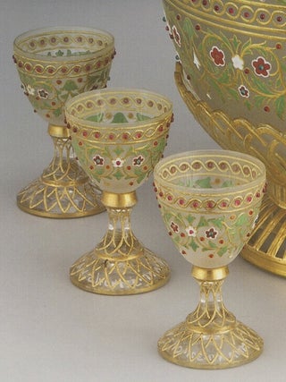 Paskhal'nye iaitsa iz stekla I farfora XIX - XIX vekov v sobranii Gosudarstvennogo muzeiia istorii SanktPeterburg (glass and porcelain Easter eggs in the collection of the State Museum of the History of St. Petersburg )